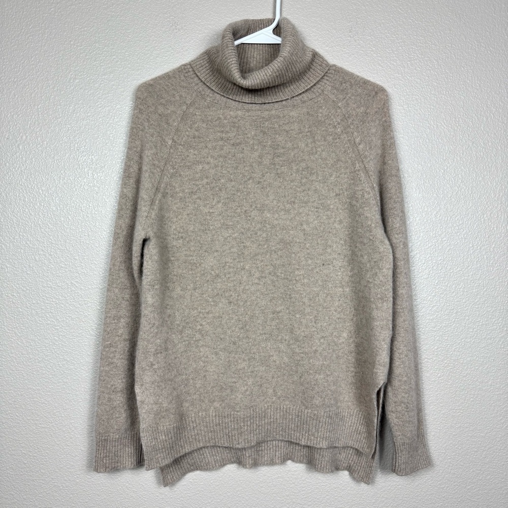 Jarbo turtle neck‎ 100% cashmere sweater tan EUC E